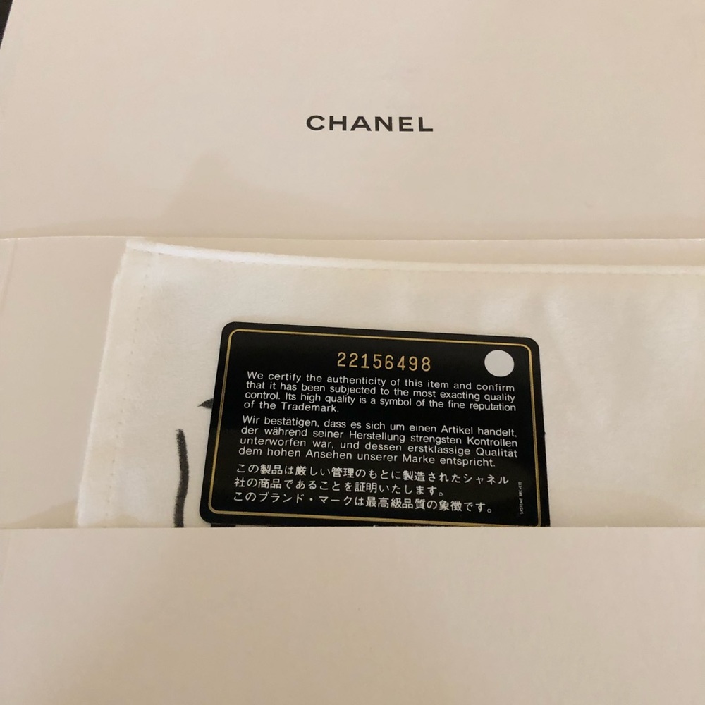 Classic and iconic Chanel reissue 2.55 in black calf leather. Like new condition - Picture 10 of 11